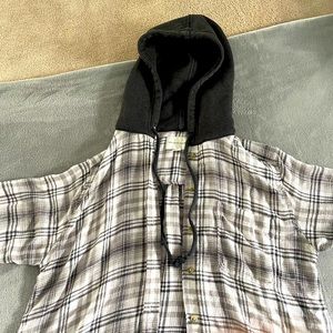 American Eagle hooded flannel, size small
